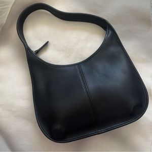 Vintage Coach Ergo 9025 Black Leather Shoulder Bag USA